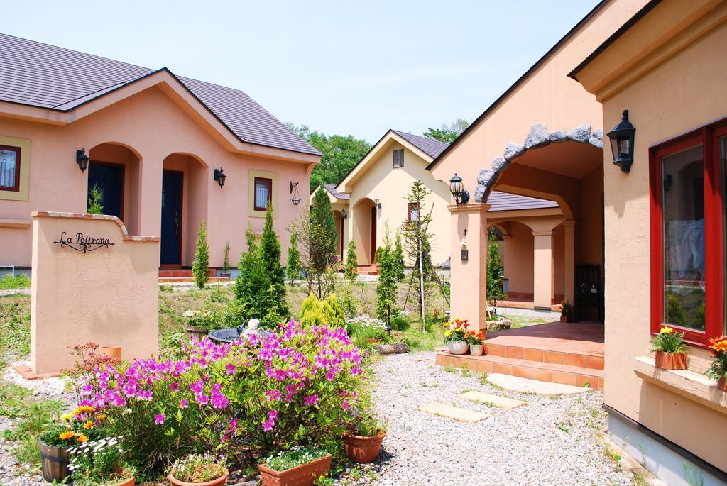 Aromatic Garden Villa La Poltrona Насу Экстерьер фото